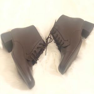 EasySpirit Dark Brown Lace-Up Booties Size 8B 2A